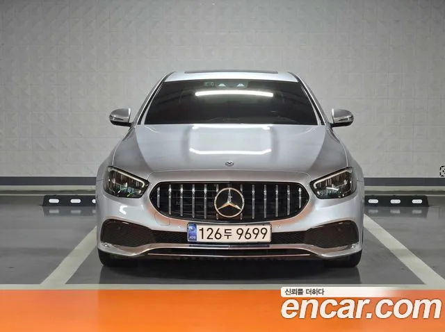 Mercedes-Benz E-Class 2021 thumb 7