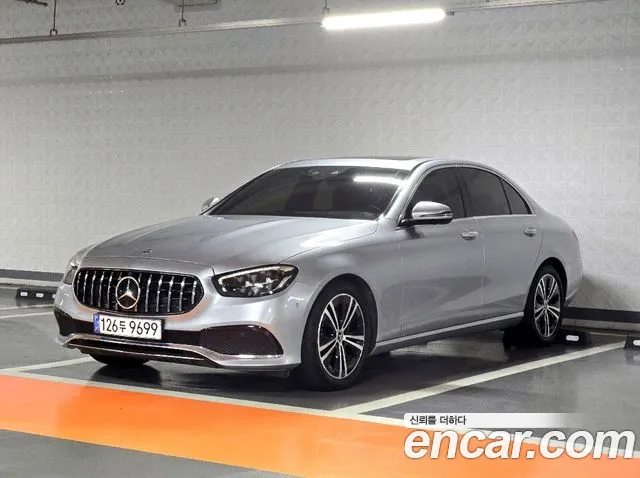 Mercedes-Benz E-Class 2021 thumb 9