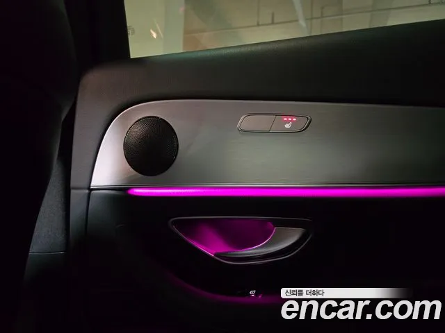Mercedes-Benz E-Class 2021 thumb 10