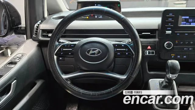 Hyundai Staria 2022 thumb 4
