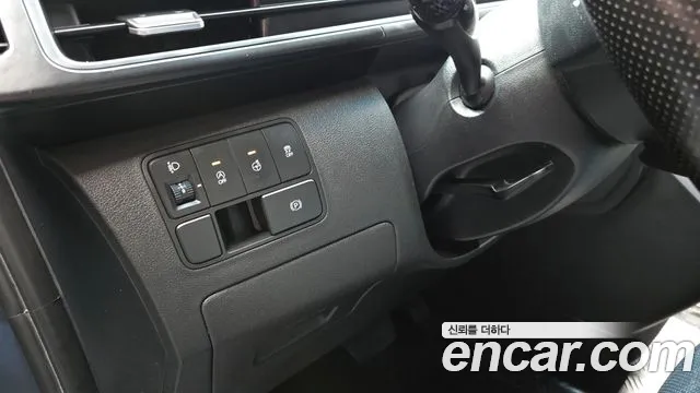 Hyundai Staria 2022 thumb 3