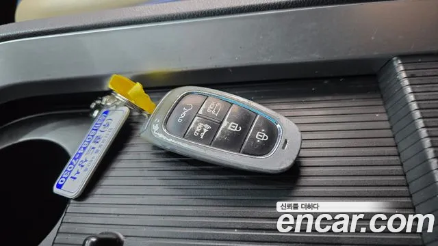 Hyundai Staria 2022 thumb 2