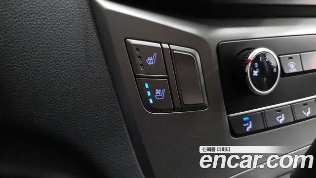 Hyundai Staria 2016 thumb 3