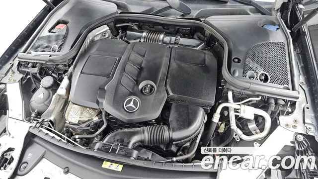 Mercedes-Benz E-Class 2020 thumb 10