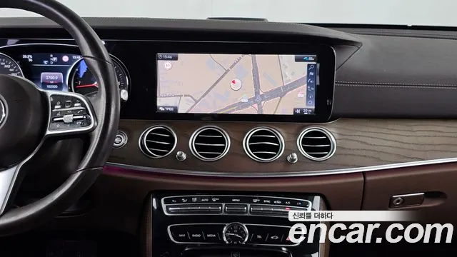 Mercedes-Benz E-Class 2020 thumb 6
