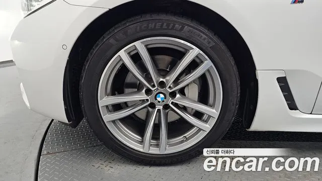 BMW 6 серии Gran Turismo 2019 thumb 9