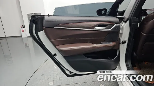 BMW 6 серии Gran Turismo 2019 thumb 2