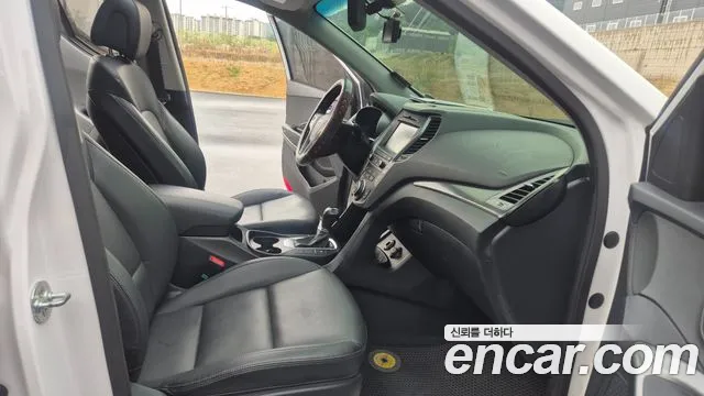 Hyundai Santafe 2015 thumb 10