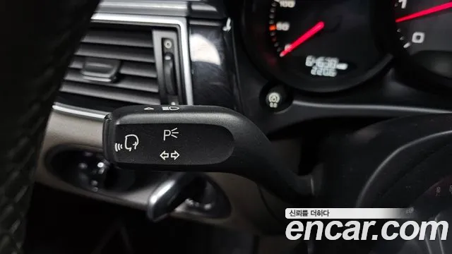 Porsche Macan 2014 thumb 6