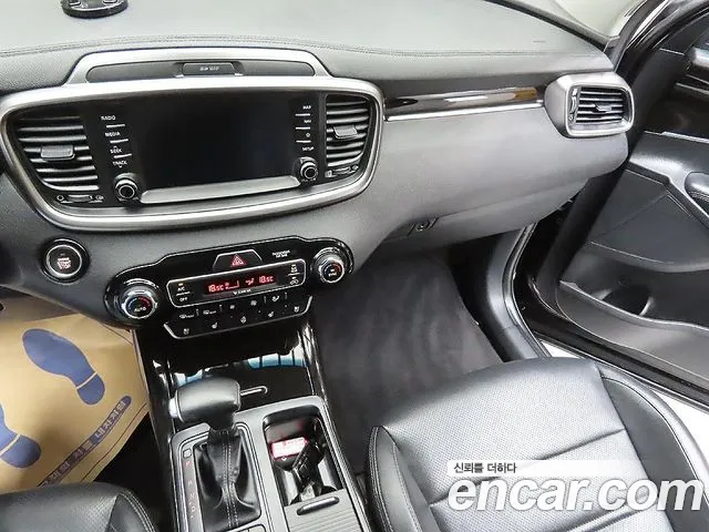 Kia Sorento 2018 thumb 3