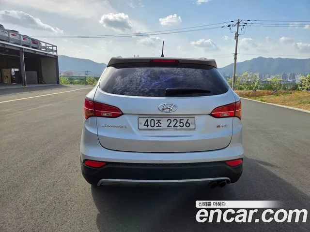 Hyundai Санта Фе 2012 thumb 4