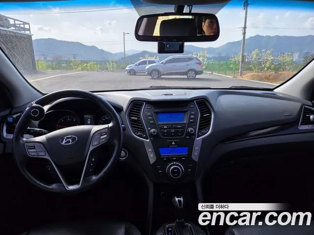 Hyundai Санта Фе 2012 thumb 10