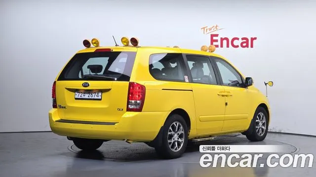 Kia Canival 2014 thumb 9