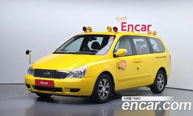 Kia Canival 2014 thumb 10