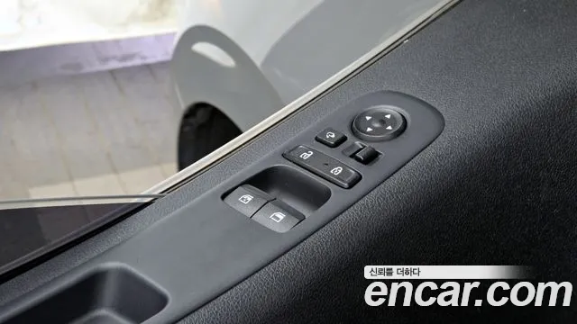 Hyundai Staria 2022 thumb 9