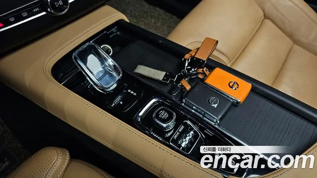 Volvo XC90 2021 thumb 5
