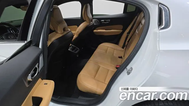 Volvo S60 2019 thumb 5