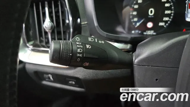 Volvo S60 2019 thumb 9