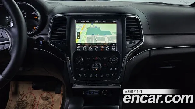 Jeep Grand Cherokee 2018 thumb 10