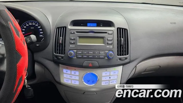 Hyundai Avante 2010 thumb 5