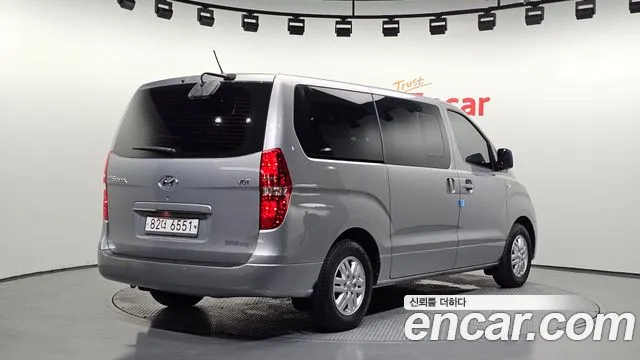 Hyundai Staria 2018 thumb 3