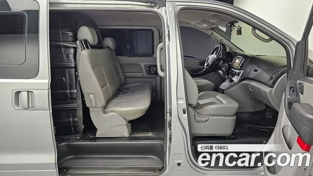 Hyundai Staria 2018 thumb 2
