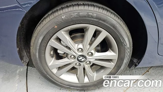 Hyundai Avante 2015 thumb 10