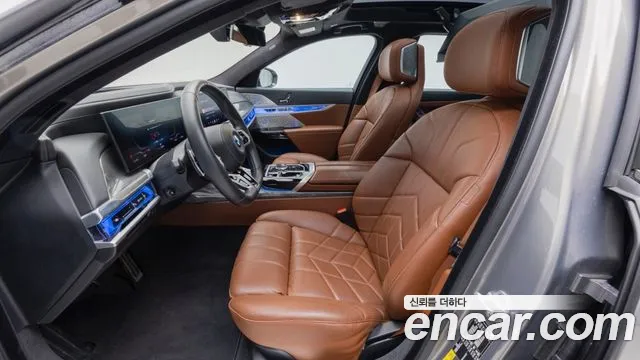BMW i7 2025 thumb 4