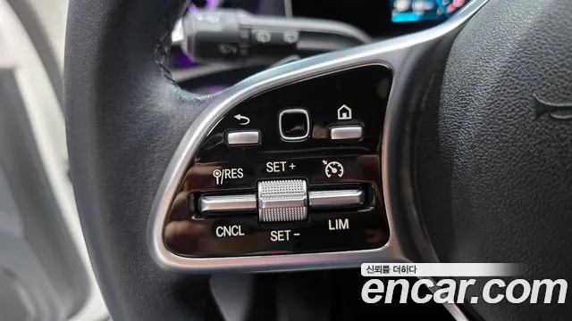 Mercedes-Benz A-Class 2020 thumb 5