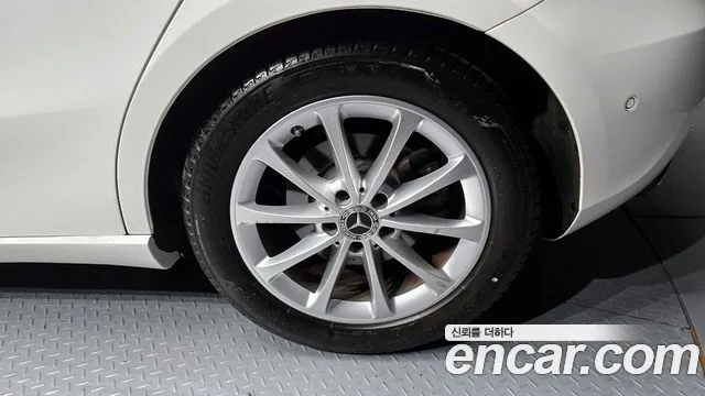 Mercedes-Benz A-Class 2020 thumb 10