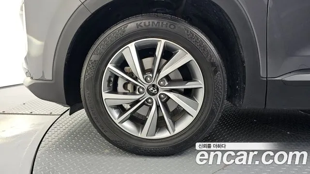 Hyundai Santa Fe 2018 thumb 8