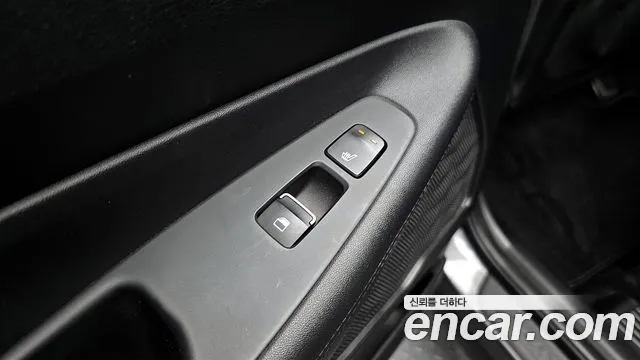 Hyundai Santa Fe 2018 thumb 7