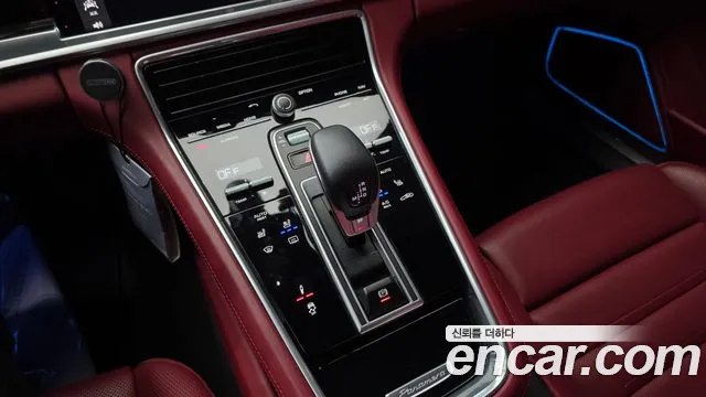 Porsche Panamera 2018 thumb 9