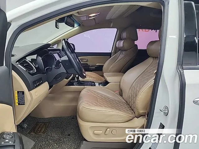 Kia Carnival 2016 thumb 4