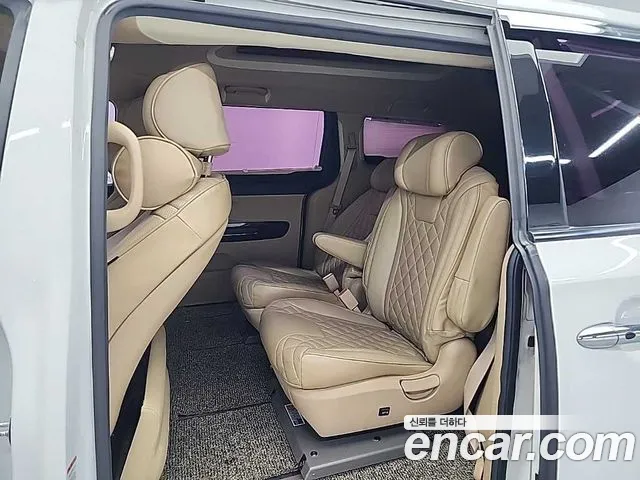 Kia Carnival 2016 thumb 8