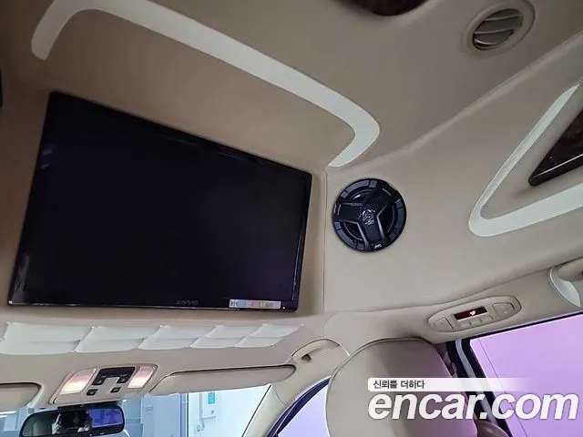 Kia Carnival 2016 thumb 11