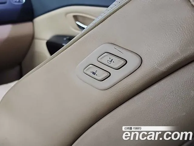 Kia Carnival 2016 thumb 3