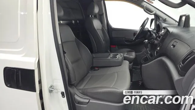 Hyundai Staria 2011 thumb 11