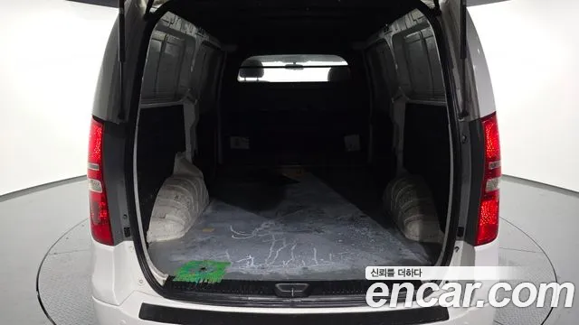 Hyundai Staria 2011 thumb 2