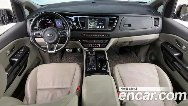 Kia Carnival 2017 thumb 9