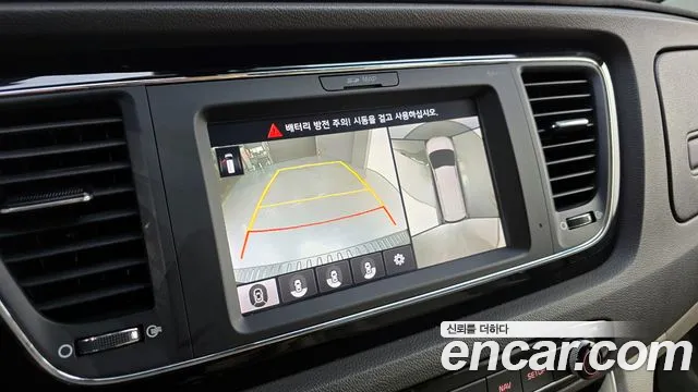 Kia Carnival 2017 thumb 8