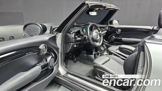 Mini Cooper Convertible 2024 thumb 11