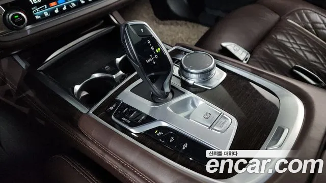 BMW 7 серии 2019 thumb 9