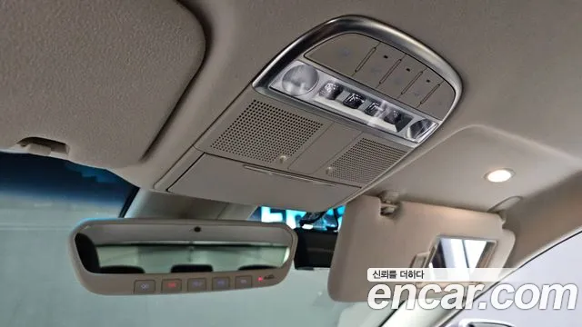 Genesis G90 2019 thumb 3