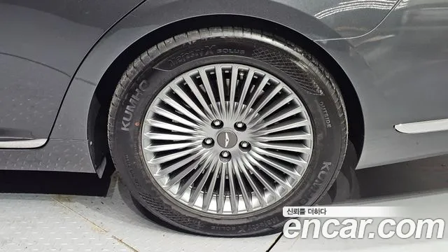 Genesis G90 2019 thumb 5