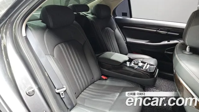 Genesis G90 2019 thumb 11