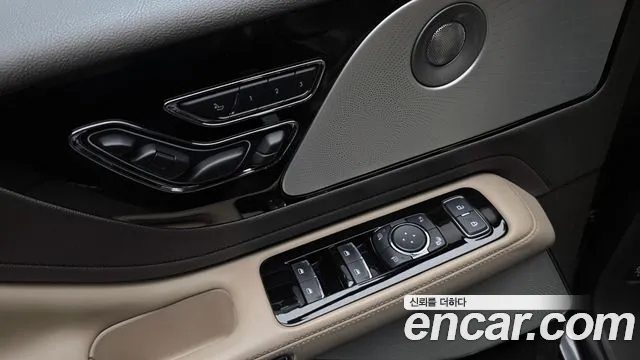 Lincoln Aviator 2020 thumb 3