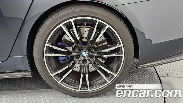 BMW M5 2019 thumb 9
