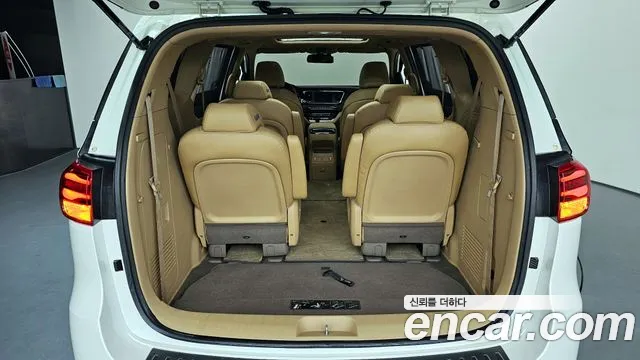 Kia Carnival 2019 thumb 2
