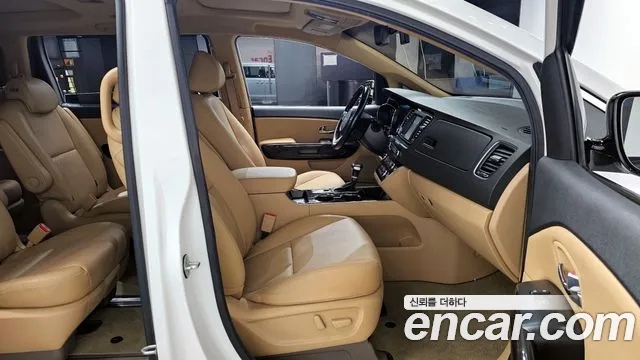 Kia Carnival 2019 thumb 6